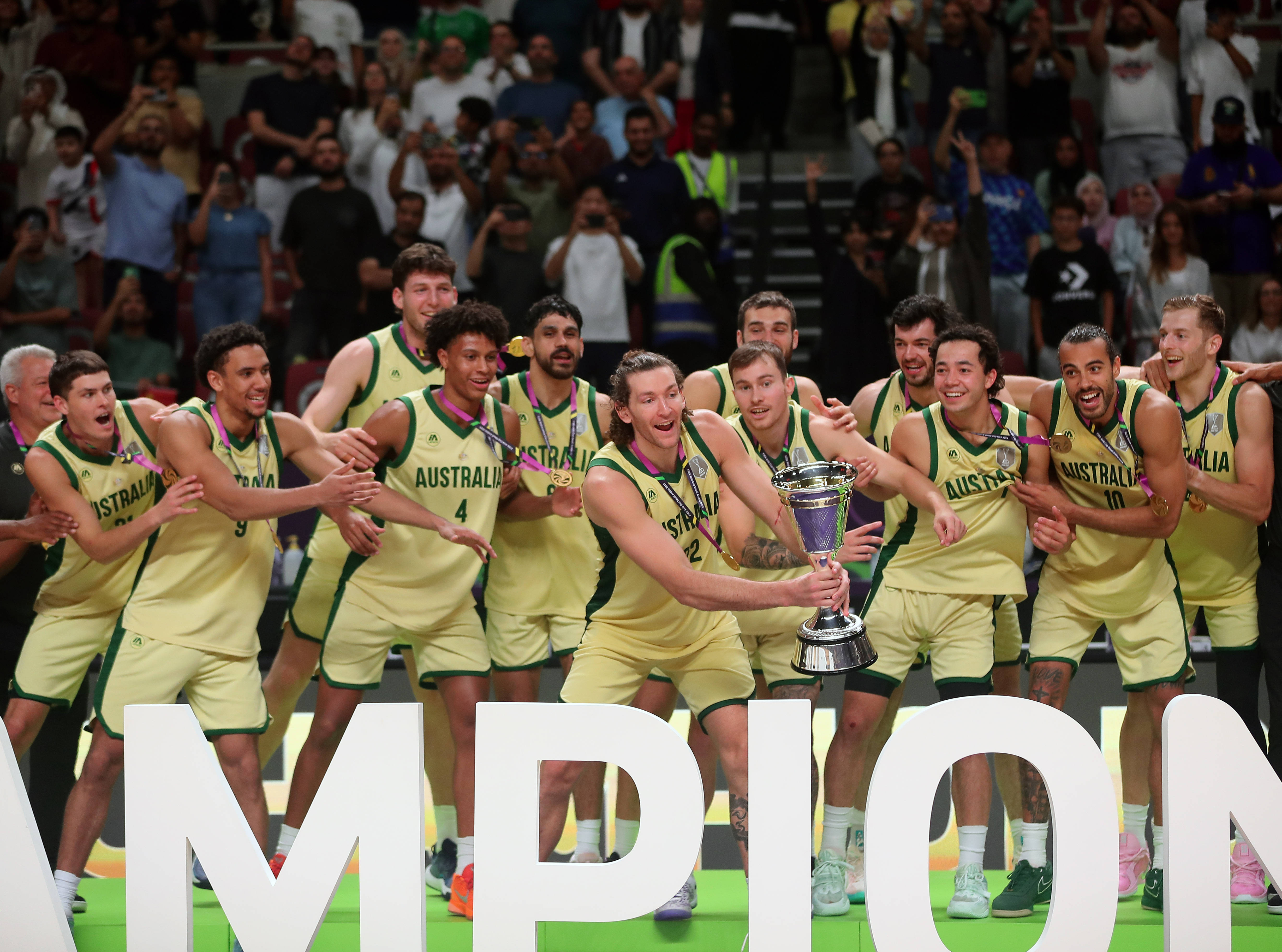 NBA球员在全球篮球赛事中斩获佳绩