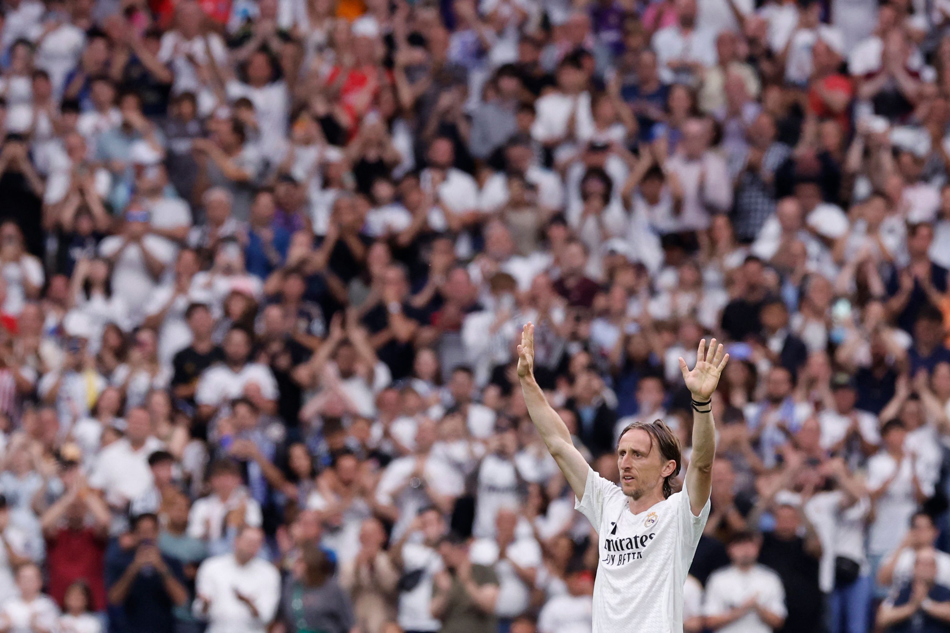 关于皇马功勋宣布退役，结束年职业生涯的信息