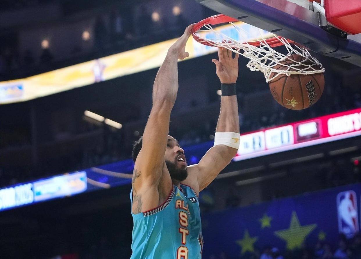 球员荣膺年度MVP,篮球巨星再次登顶的简单介绍 球员荣膺年度MVP,篮球巨星再次登顶的简单介绍