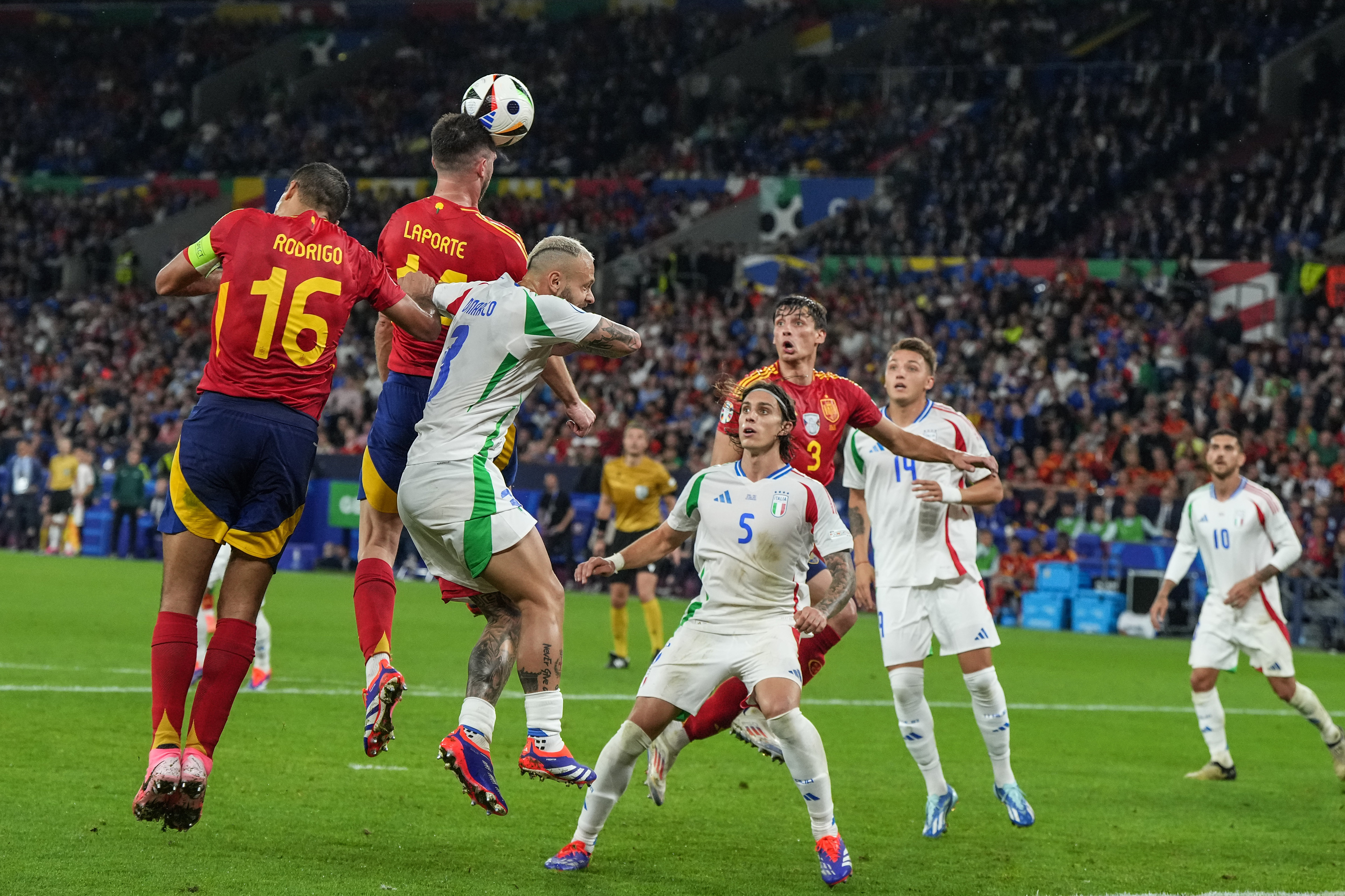 PG电子官方-关于体育赛事集中展开，足球风采引人注目的信息