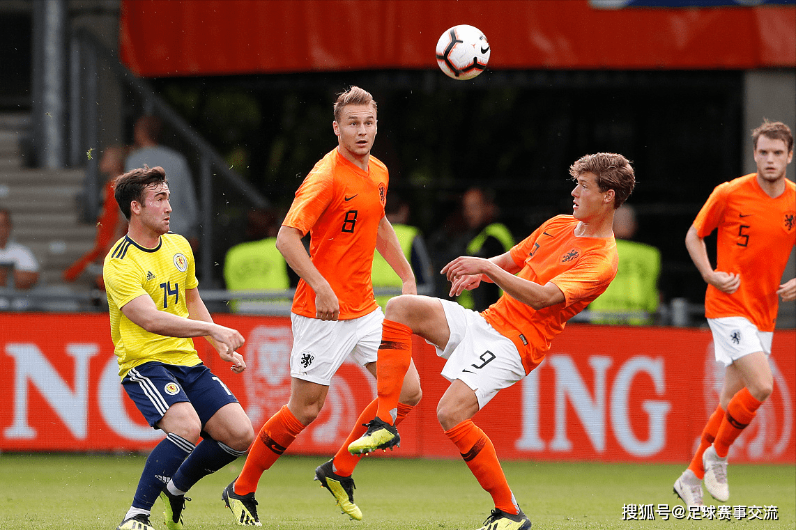 荷兰大胜葡萄牙，成功杀入欧预赛淘汰赛