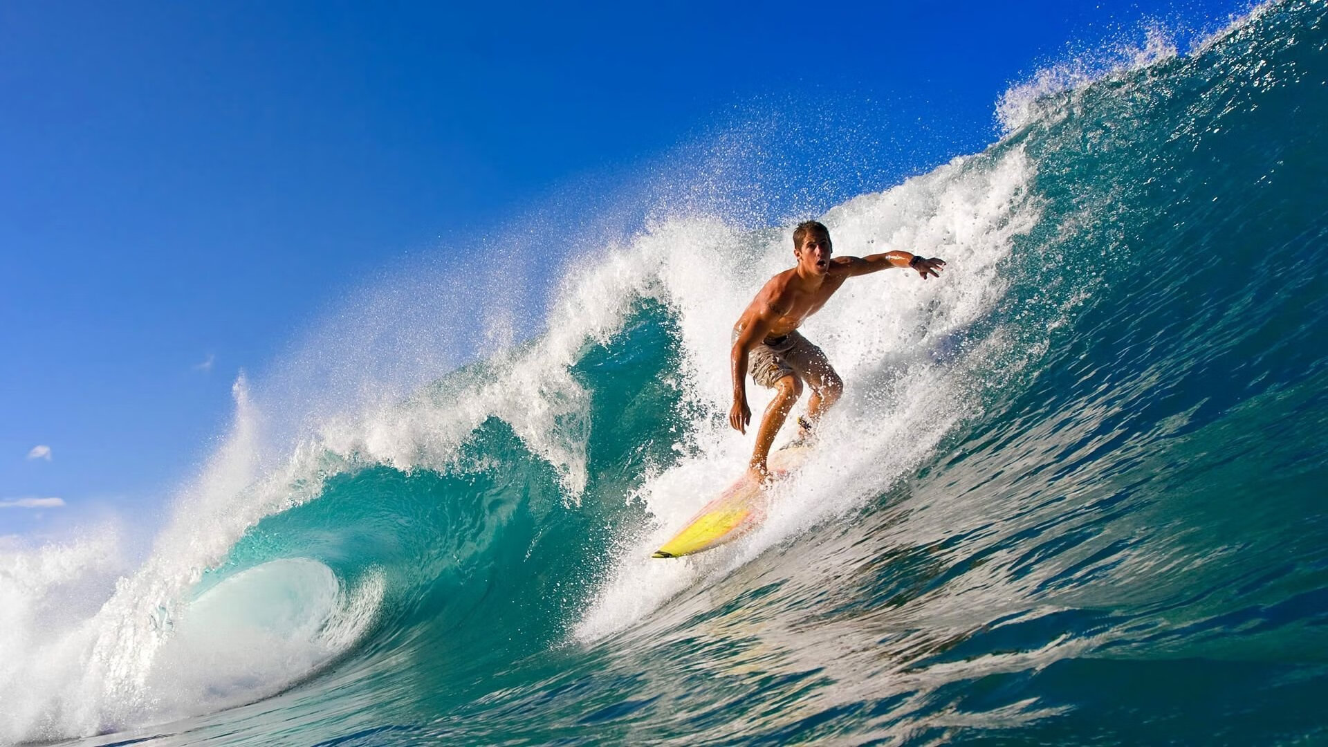 赛道之外,赛场之内,F1年度争冠焦点战与北京队单节拉开开拓者的竞技哲学